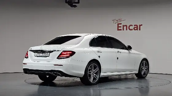 2018 Mercedes-Benz E-Class E300 AMG Line