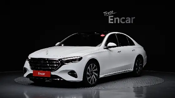 2025 Mercedes-Benz E-Class E300 4MATIC Exclusive