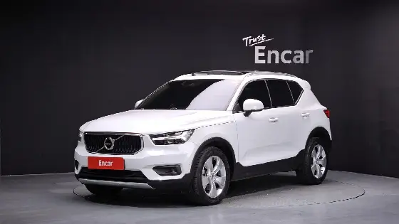 2019 Volvo XC40 T4 Momentum