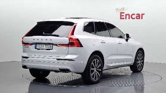 2021 Volvo XC60 T8 Inscription