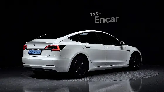 2022 Tesla Model 3 Long Range AWD