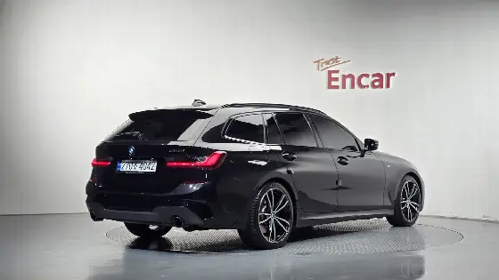 2022 BMW 3-Series 320i Touring M Sports