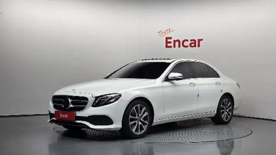 2018 Mercedes-Benz E-Class E300 4MATIC Avnatgarde