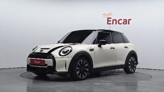 2021 Mini Cooper 5Door Classic Launch Pack