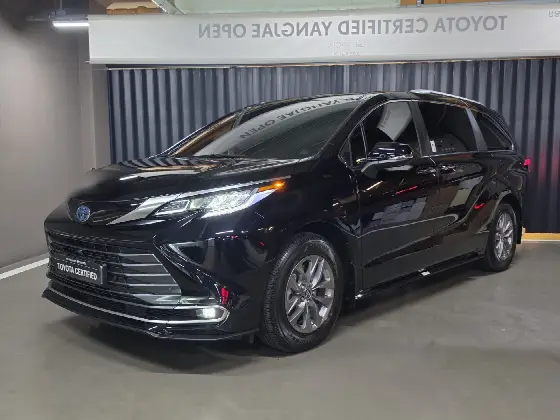 2025 Toyota Sienna 2.5 Hybrid AWD