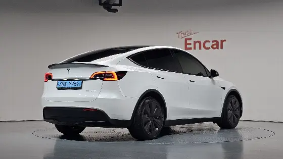 2022 Tesla Model Y Long Range AWD