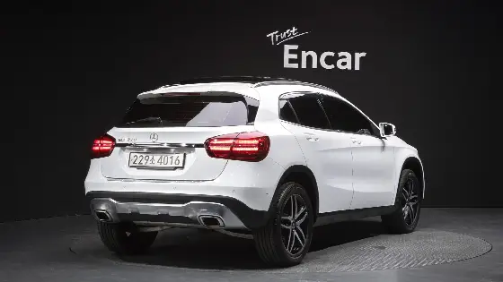 2018 Mercedes-Benz GLA-Class GLA220 Premium
