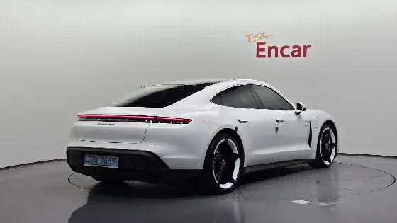 2021 Porsche Taycan 4S