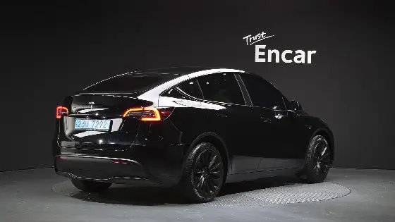2023 Tesla Model Y RWD