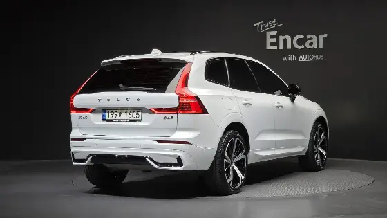 2021 Volvo XC60 B6 R-Design