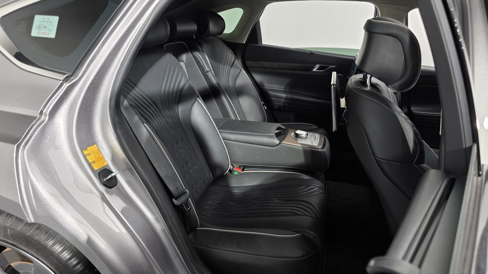 2023 Genesis G80