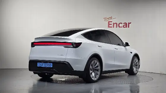 2026 Tesla Model Y Premium Long Range AWD
