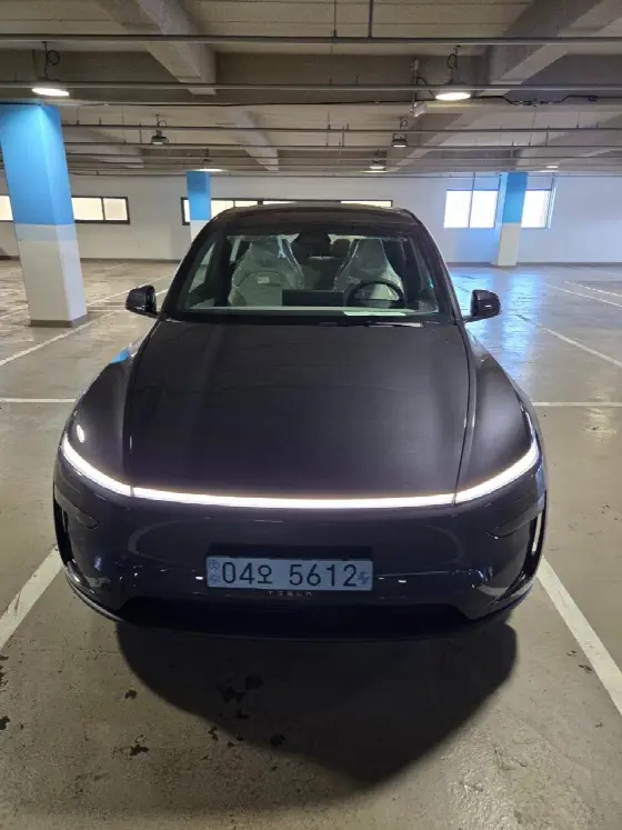 2026 Tesla Model Y L Long Range AWD