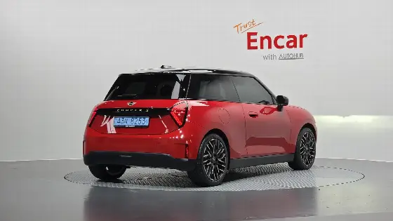 2024 Mini Cooper SE Favoured
