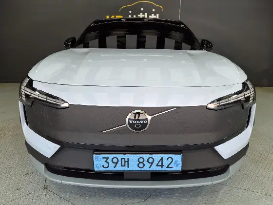2025 Volvo EX30 Performance Ultra