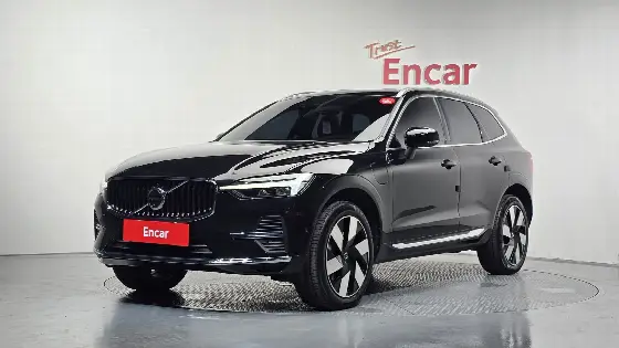 2025 Volvo XC60 T8 Ultra Bright