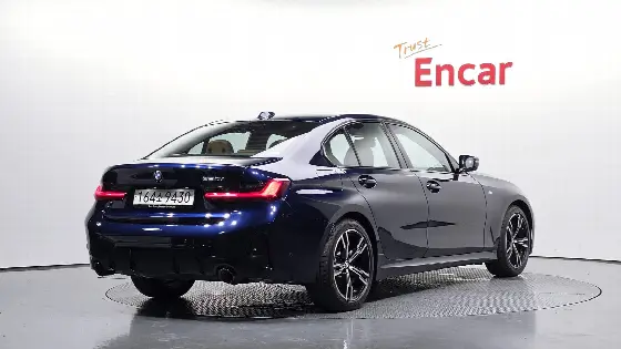 2025 BMW 3-Series 320i M Sport
