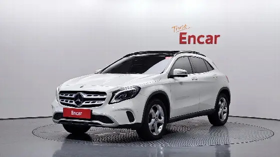 2017 Mercedes-Benz GLA-Class GLA220