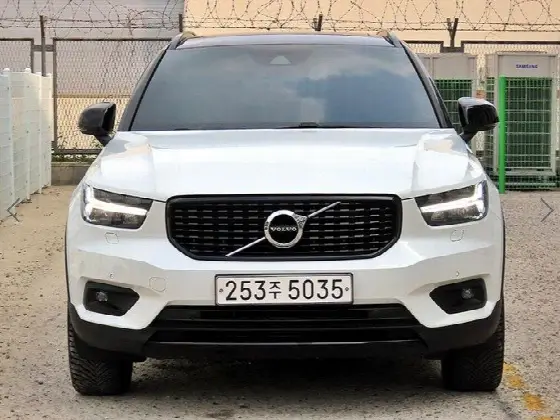 2019 Volvo XC40 T4 R-Design