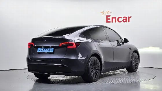 2023 Tesla Model Y RWD