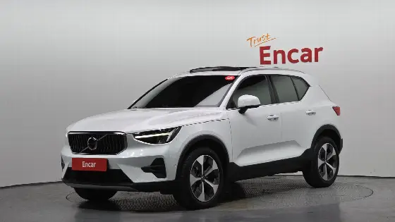2022 Volvo XC40 B4 Ultimate Bright