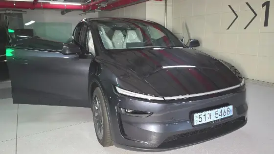 2026 Tesla Model Y L Long Range AWD