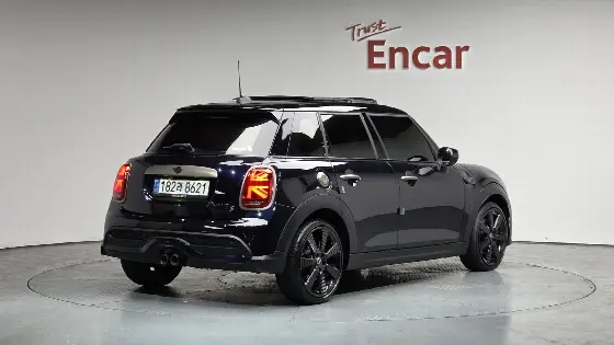 2023 Mini Cooper 5Door Resolute Edition