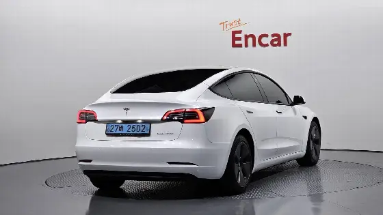 2022 Tesla Model 3 Long Range AWD