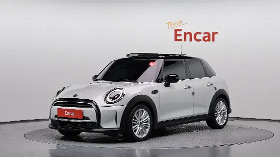2021 Mini Cooper 5-Door Classic Plus