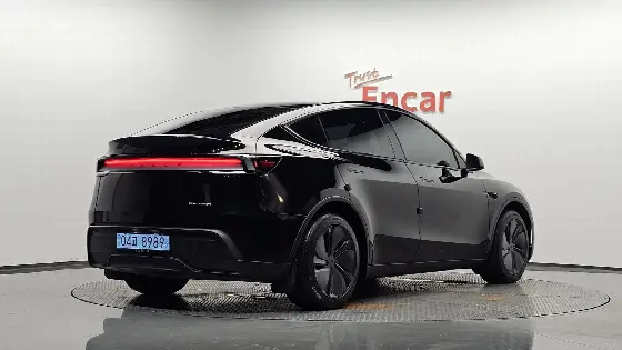 2025 Tesla Model Y Long Range AWD