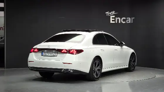 2025 Mercedes-Benz E-Class E200 Avantgarde