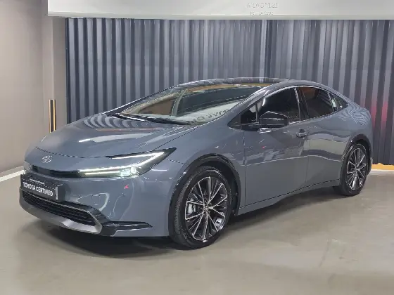 2025 Toyota Prius 2.0 XLE AWD