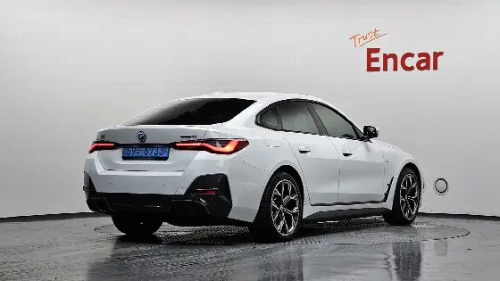 2022 BMW i4 eDrive40 M Sports