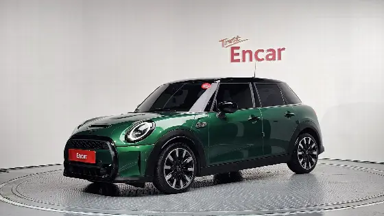 2021 Mini Cooper 5Door Classic Launch Pack