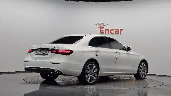 2022 Mercedes-Benz E-Class E300e 4MATIC Exclusive