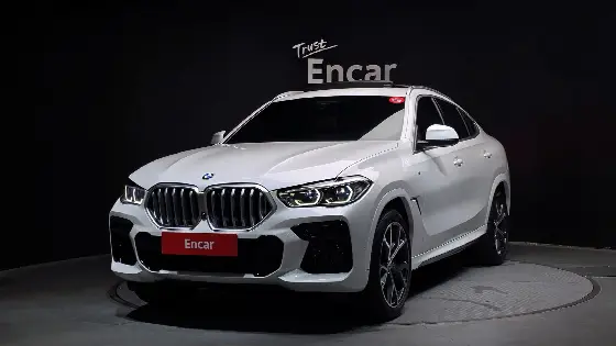 2022 BMW X6 xDrive40i M Sport