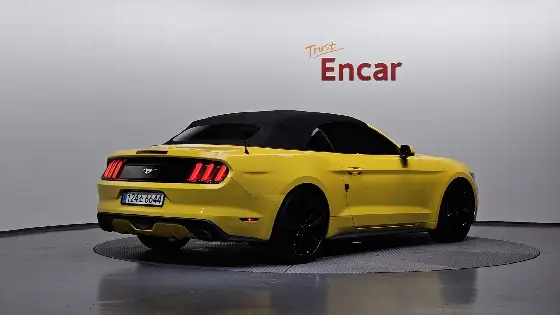 2017 Ford Mustang Convertible